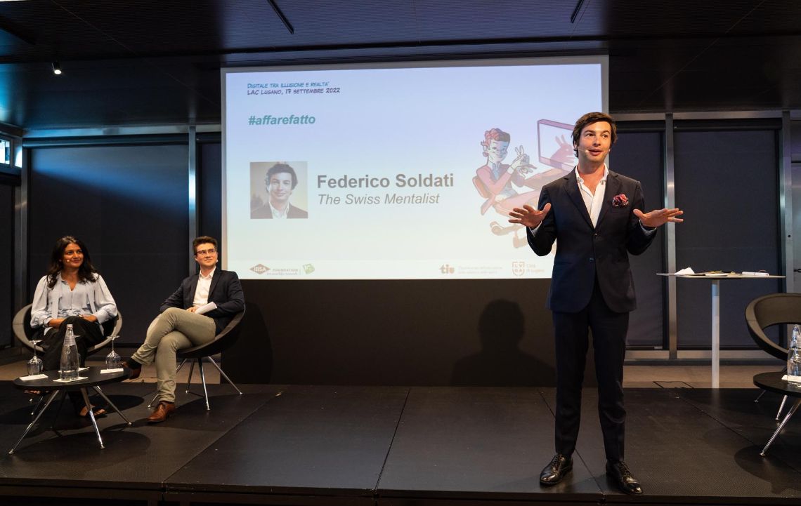 Federico Soldati sul palco dell’evento “Digitale tra illusione e realtà”