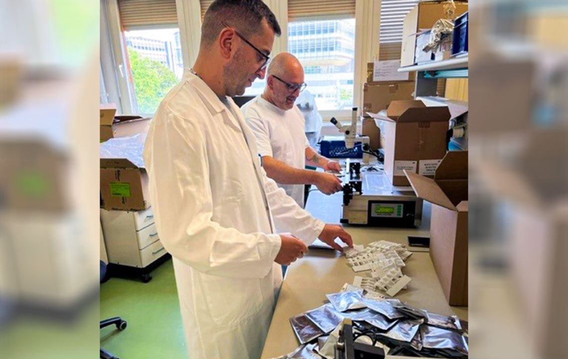 ©Lorenzo Bellorini - A phase of the preparation of prototypes of oral specialties in single-dose drops: the bag-packaging step. IBSA Persons make the difference! 