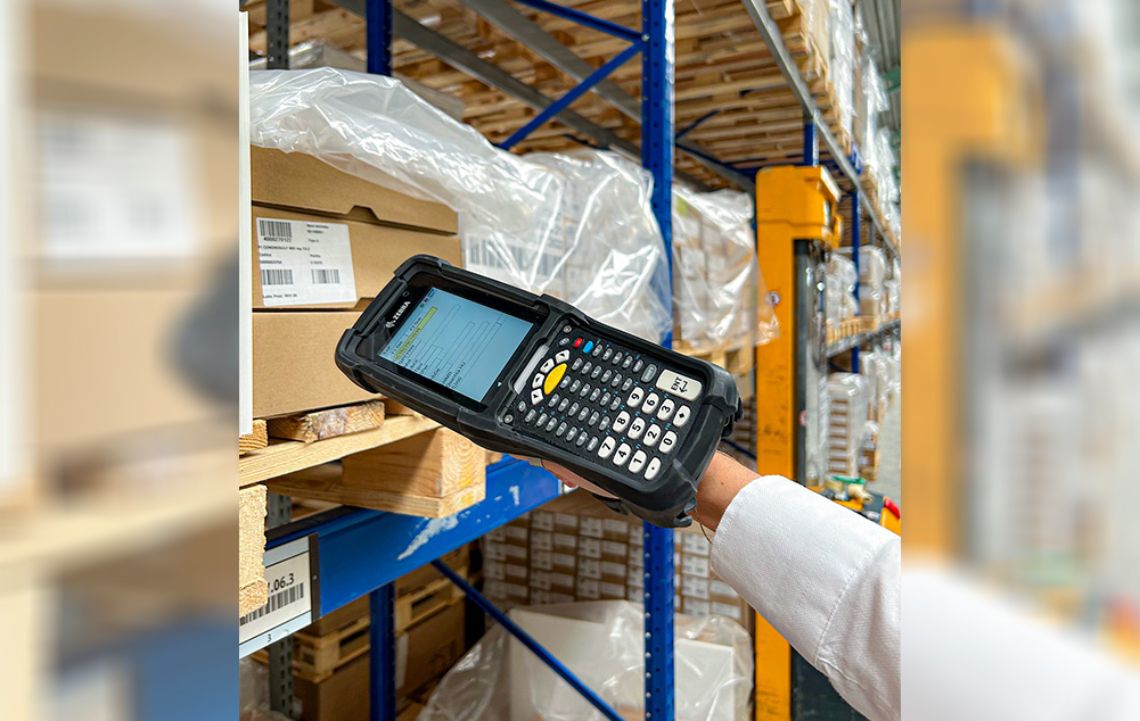 ©William Bernet - In the IT area, Responsibility is critical: an example is the fully automated and integrated handling of warehouse goods, using the SAP management system 