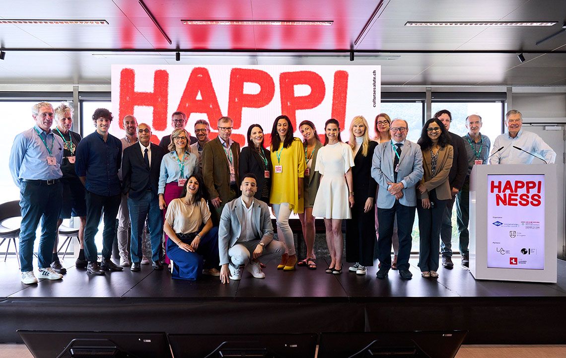 Gli speakers e gli organizzatori del Lugano Happiness Forum