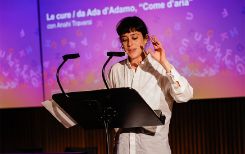 Intermezzo letterario - L'attrice Anahi Traversi interpreta una lettura sul tema della lezione
