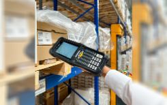 ©William Bernet - In the IT area, Responsibility is critical: an example is the fully automated and integrated handling of warehouse goods, using the SAP management system 